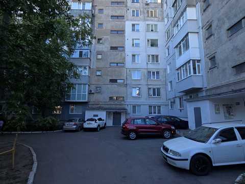квартира за адресою Кропивницького вул., 10