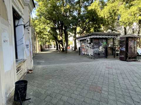 комерційна за адресою Новосельського вул., 84