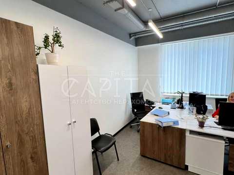 комерційна за адресою Соборна вул. (Петропавлівська), 1-А