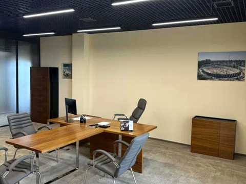 комерційна за адресою Товарна вул., 1