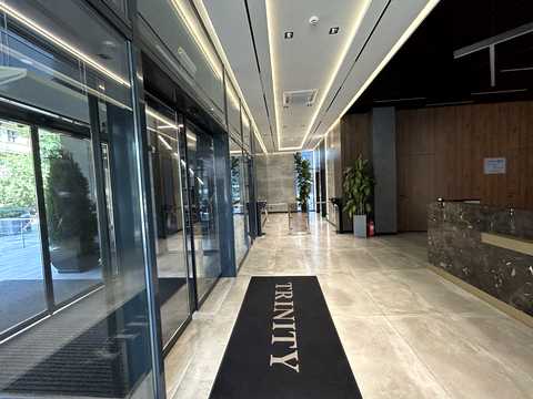 комерційна за адресою Товарна вул., 1