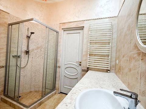 квартира по адресу Братьев Рогатинцев ул., 21