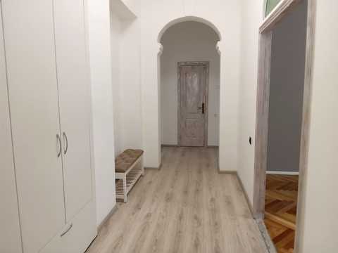 комерційна за адресою Велика Васильківська вул. (Червоноармійська), 32-А