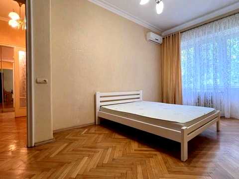 квартира за адресою Грицька Чубая вул. (), 8