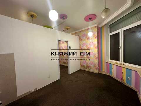 комерційна за адресою Урлівська вул., 40