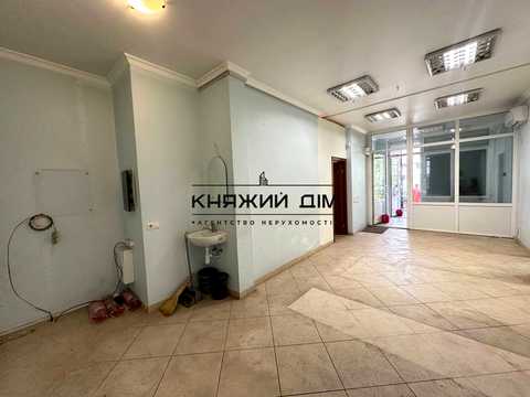 комерційна за адресою Урлівська вул., 40