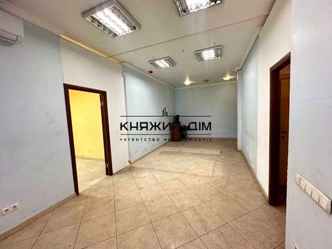 комерційна за адресою Урлівська вул., 40