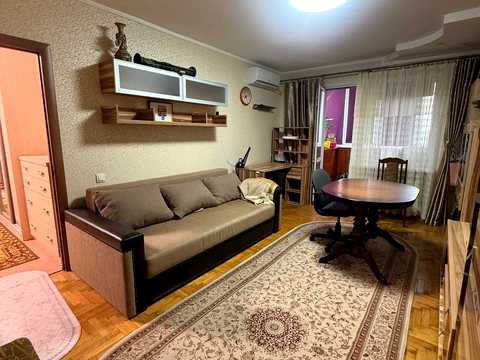 квартира за адресою Миколи Ушакова вул., 16