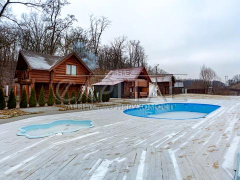 коммерческая по адресу Шкільна ул., 1