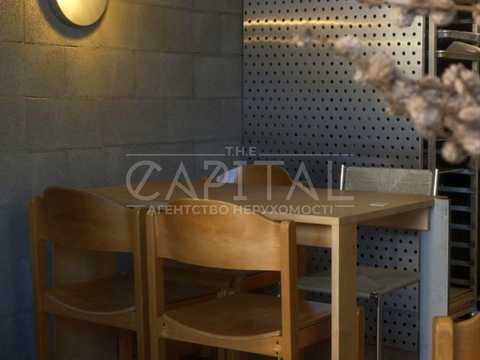 комерційна за адресою Салютна вул., 2к6
