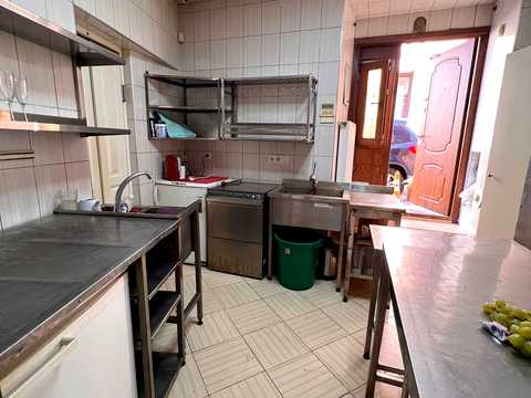 комерційна за адресою Львів, Короля Данила пл., 2