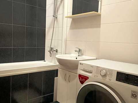 квартира за адресою Ромашкова вул., 10