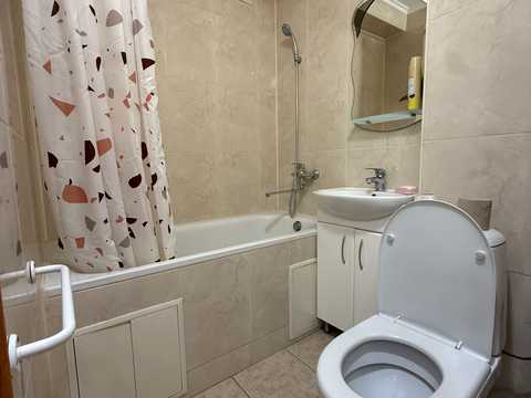 квартира за адресою Братиславська вул., 8
