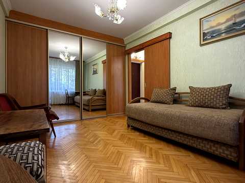 квартира за адресою Братиславська вул., 8