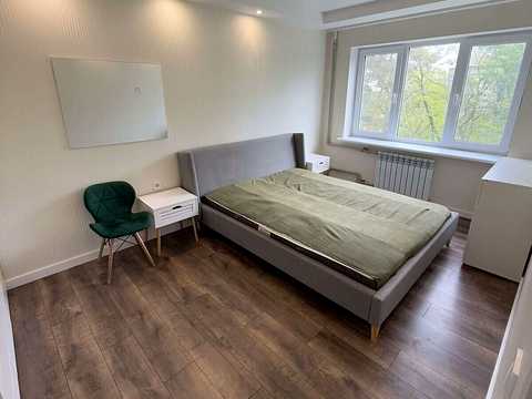 квартира за адресою Космічна вул., 5