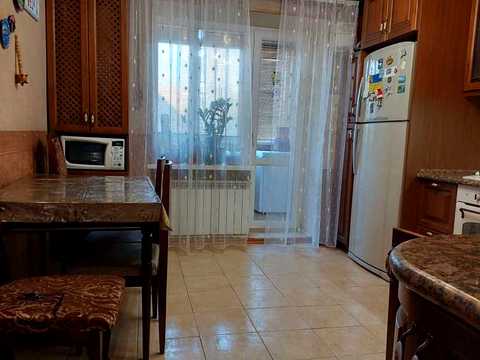 квартира за адресою Баяна вул., 8