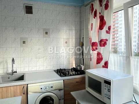 квартира за адресою Леся Курбаса просп., 2/13