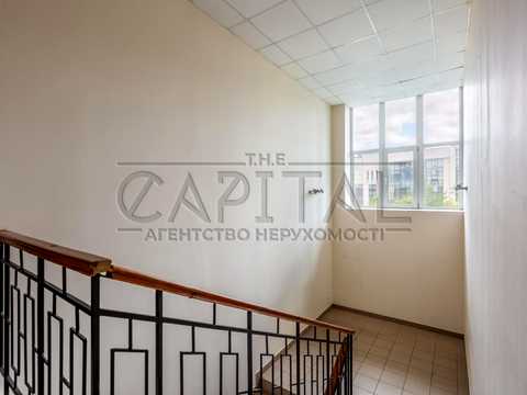 комерційна за адресою Андрія Верхогляда вул. (Михайла Драгомирова), 16