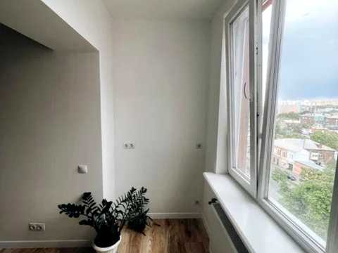 квартира за адресою Зброярська вул. (Малиновського), 7