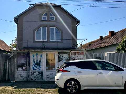 будинок за адресою Міклоша Зелеі