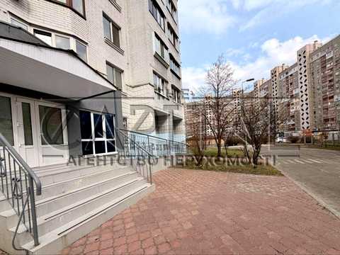 комерційна за адресою Анни Ахматової вул., 16-В