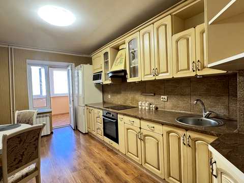 квартира за адресою Драгоманова вул., 44-А