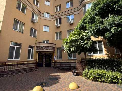 квартира за адресою Корольова вул., 2