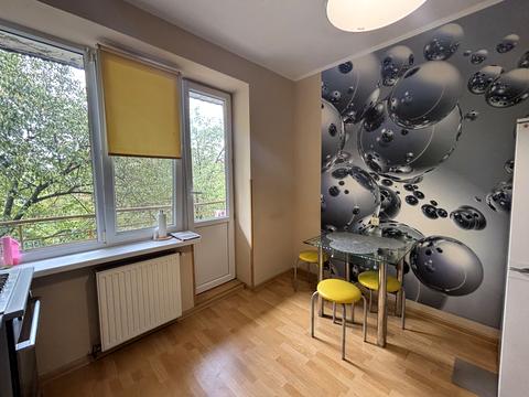 квартира за адресою Митна вул., 25