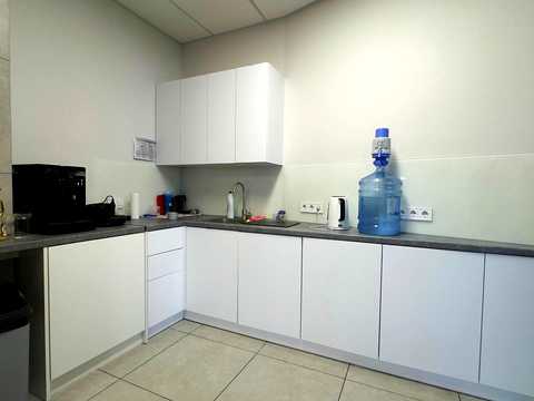 комерційна за адресою Болсуновська вул. (Сергія Струтинського), 13-15