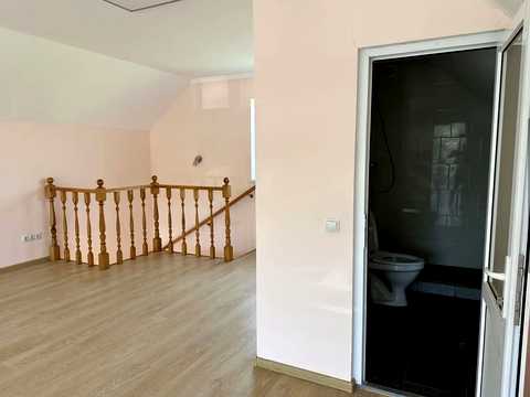 комерційна за адресою Центральна, 75А