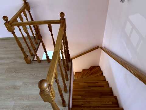 комерційна за адресою Центральна, 75А