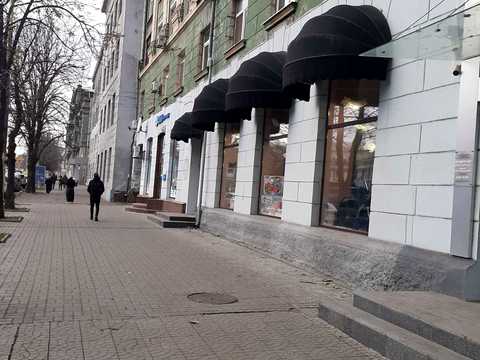 комерційна за адресою Дмитра Яворницького просп. (Карла Маркса), 76