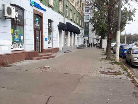 комерційна за адресою Дмитра Яворницького просп. (Карла Маркса), 76