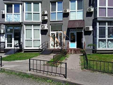 комерційна за адресою Драгоманова вул., 1-А