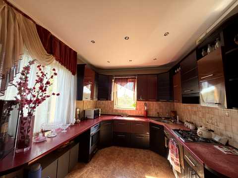 будинок за адресою Урожайна, 32