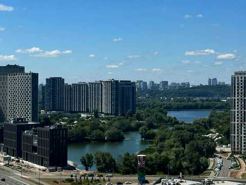 коммерческая по адресу Миколы Бажана просп., 10