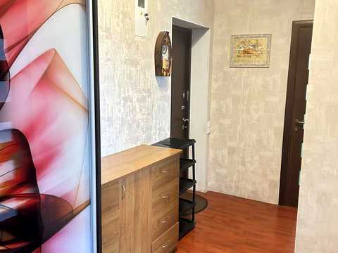 квартира по адресу Радісна ул., 19д
