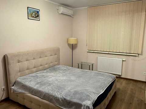 квартира за адресою Воскресенська вул., 18