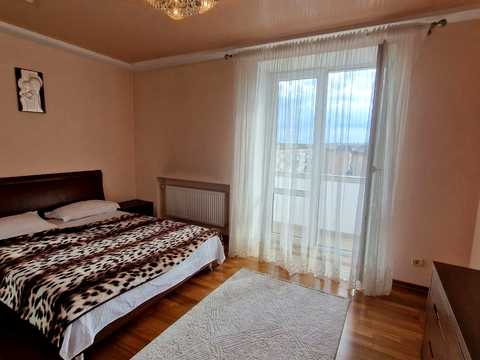 квартира за адресою Злуки просп., 53-А