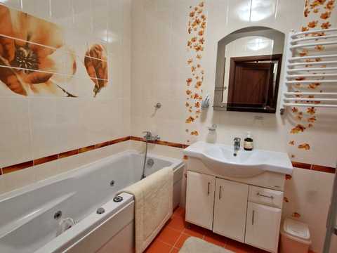 квартира за адресою Злуки просп., 53-А