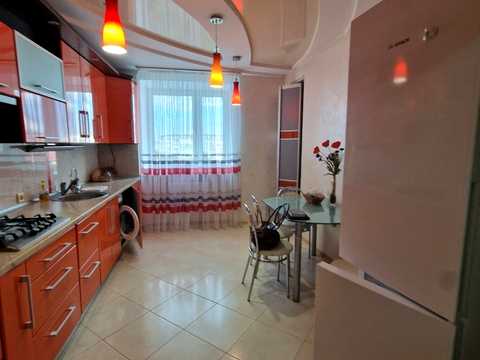 квартира за адресою Злуки просп., 53-А