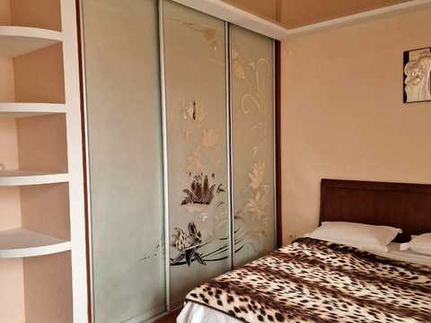 квартира за адресою Злуки просп., 53-А