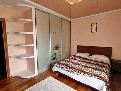 квартира за адресою Злуки просп., 53-А