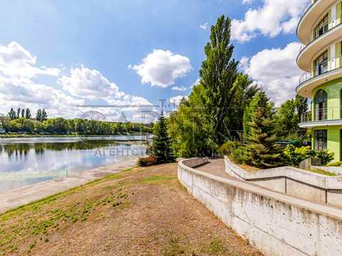 комерційна за адресою Набережно-Печерська дорога дор., 10