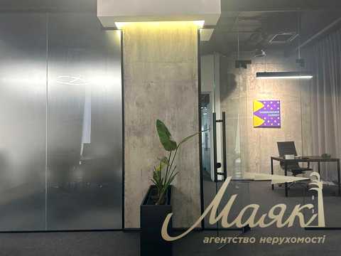 коммерческая по адресу Антоновича ул. (Горького), 74