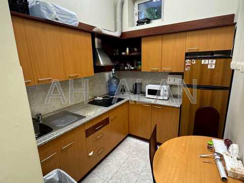 комерційна за адресою Саксаганського вул., 38-Б
