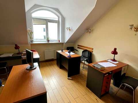 комерційна за адресою Героїв УПА вул., 65