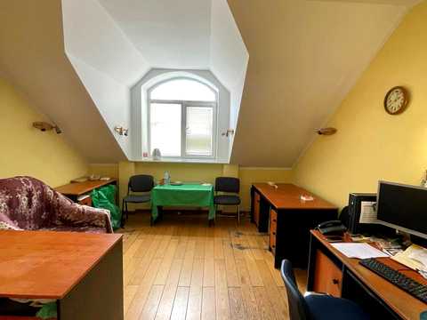 комерційна за адресою Героїв УПА вул., 65