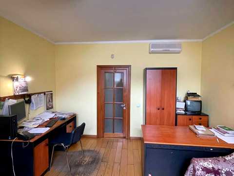 комерційна за адресою Героїв УПА вул., 65