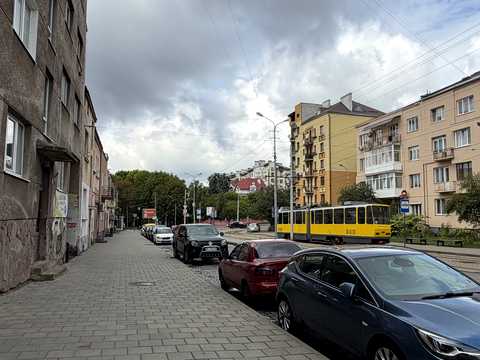 комерційна за адресою Костя Левицького вул. (), 116